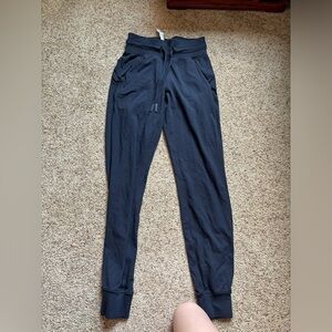Lululemon joggers, black! Size 0
